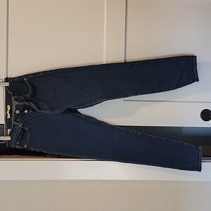 BLACK FRIDAY SALE💢LEVI'S BUTTON FLY WEDGIE JEANS SZ.26 WOMANS/JUNIORS